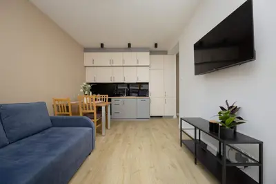 Kuchnia lub aneks kuchenny w obiekcie Comfortable Two-bedroom Apartment with Parking, Excellent Location in the City Centre by Noclegi Renters