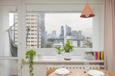 Plan piętra w obiekcie Unique 2 Bedroom Apartment with Air Conditioning in Warsaw by Noclegi Renters