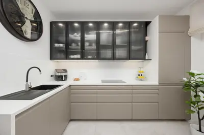 Kuchnia lub aneks kuchenny w obiekcie Pastel Apartment Andersa in Warsaw with Air Conditioning by Noclegi Renters