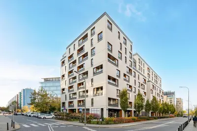 Budynek, w którym mieści się apartament