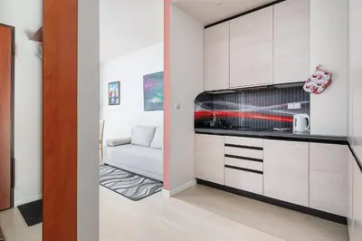 Kuchnia lub aneks kuchenny w obiekcie RentPlanet - Apartament Metro Młociny