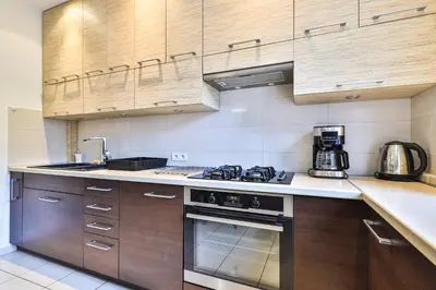 Kuchnia lub aneks kuchenny w obiekcie Rabsztyńska 15 Metro Młynów By Perfect Apart