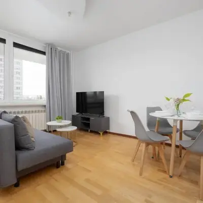 Family Apartment with Homely Atmosphere and Excellent for Remote Working by Noclegi Renters