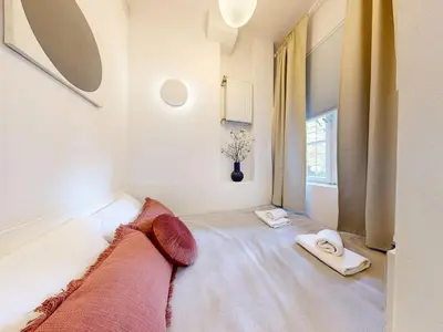 Łóżko lub łóżka w pokoju w obiekcie Old Town Living Studio Freta
