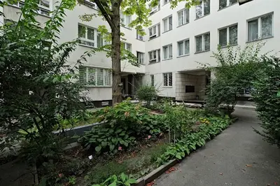 Ogród w obiekcie Urban Nest Group - Wilcza 69