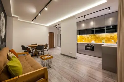 Kuchnia lub aneks kuchenny w obiekcie Ursus Luna Apartment by BookingHost