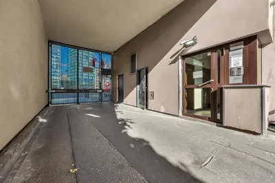 Budynek, w którym mieści się apartament