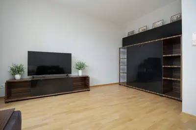 Telewizja i/lub zestaw kina domowego w obiekcie Apartment near Oncology Center, Novum, Ursynów Arena & Kabaty Forest by Noclegi Renters