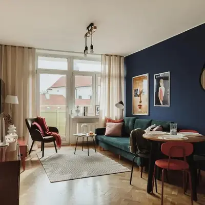 Behind the Scenes Old Town Apartment