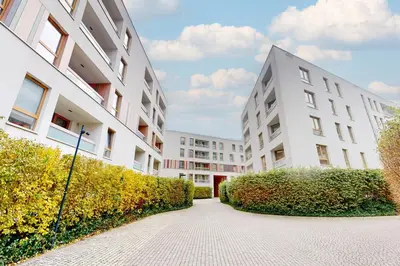 Budynek, w którym mieści się apartament