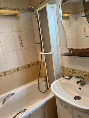 Łazienka w obiekcie Pokoje Metro Targówek Mieszkaniowy