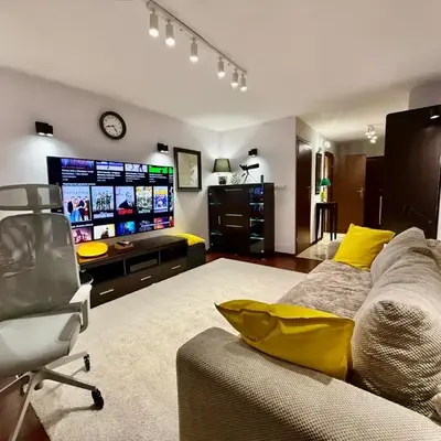 VIEW 4 Panorama 85'TV Wifi 2 GBs Netflix HBO SkyShowMax