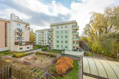 Ogród w obiekcie Bemowo Air-conditioned Apartment with Balcony by Noclegi Renters