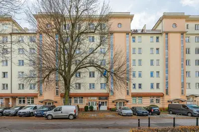 Budynek, w którym mieści się apartament
