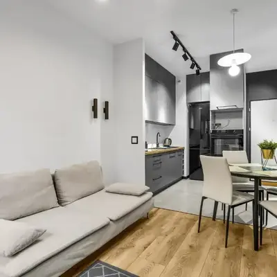 Kłobucka Deluxe Apartment by BookingHost