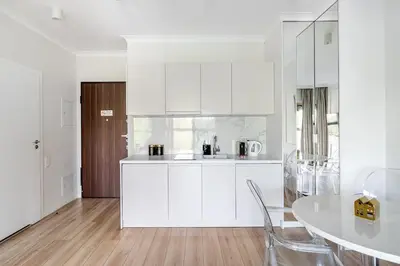 Kuchnia lub aneks kuchenny w obiekcie Luxury 2-room apartment with a beautiful city view - Mennica Residence
