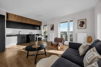 Kuchnia lub aneks kuchenny w obiekcie Yellow Soho Factory Elegant Apartment by BookingHost