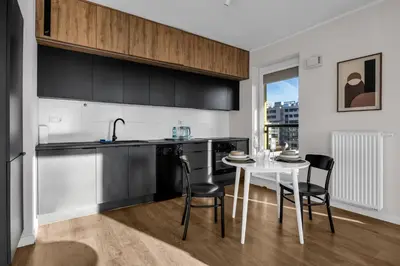 Kuchnia lub aneks kuchenny w obiekcie Yellow Soho Factory Elegant Apartment by BookingHost