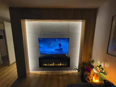 Telewizja i/lub zestaw kina domowego w obiekcie Deluxe Apartment with 2 Bedrooms and fireplace - PERFECT LOCATION - QUIET-NEW