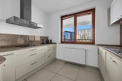 Kuchnia lub aneks kuchenny w obiekcie Bukowińska 22A Apartment with Terrace by BookingHost