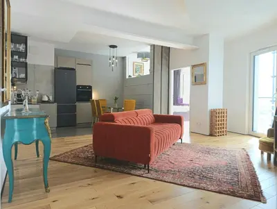 Kuchnia lub aneks kuchenny w obiekcie Bliska Wola Towers 2 bedrooms apartment