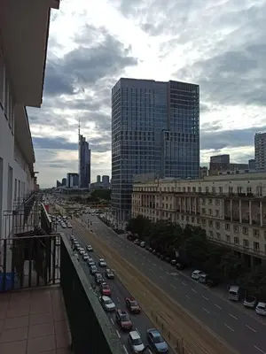 Widok na miasto Warszawa z tego apartamentu