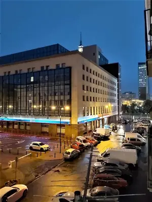Widok na miasto Warszawa z tego apartamentu