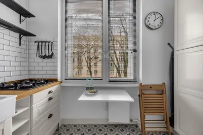 Kuchnia lub aneks kuchenny w obiekcie Bachmacka Modern Chic Apartment by BookingHost