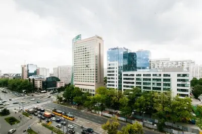 Widok na miasto Warszawa z tego apartamentu