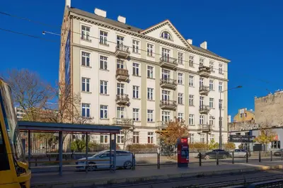 Budynek, w którym mieści się apartament