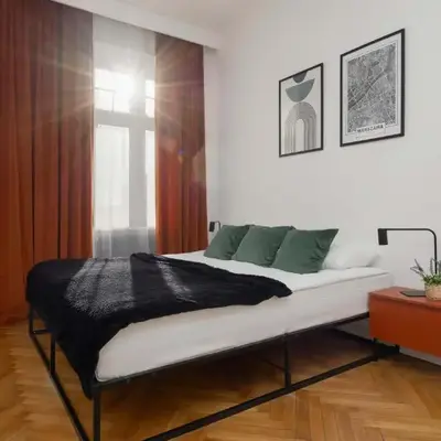 Spacious and Elegant Apartment in Warsaw with Parking Near PGE by Noclegi Renters