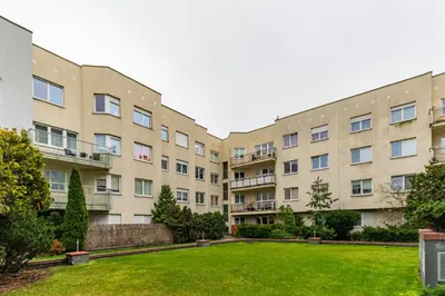 Budynek, w którym mieści się apartament