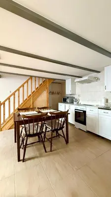 Kuchnia lub aneks kuchenny w obiekcie Comfy Stay Bracka Studio