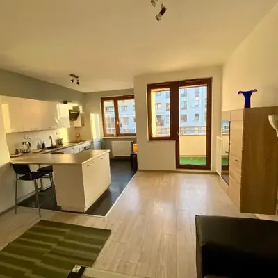 Komfortowy apartament z balkonem na Woli