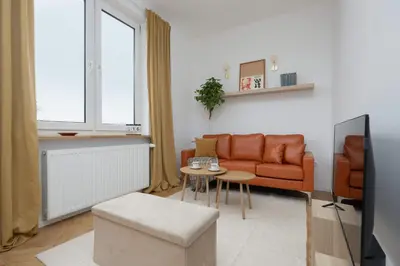 Część wypoczynkowa w obiekcie Spacious One Bedroom Apartment for 2 People in Warsaw by Noclegi Renters