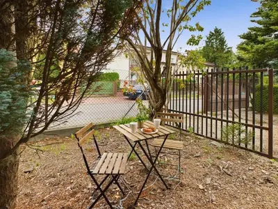 Ogród w obiekcie Nice Studio w Garden & Parking near Warsaw Airport