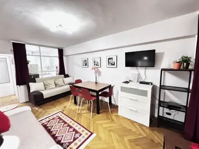 Telewizja i/lub zestaw kina domowego w obiekcie Elegant Apartment Warsaw Panorama