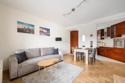 Kuchnia lub aneks kuchenny w obiekcie Bemowo Spacious Apartment by BookingHost