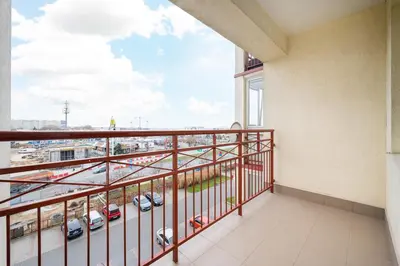 Balkon lub taras w obiekcie Bemowo Spacious Apartment by BookingHost