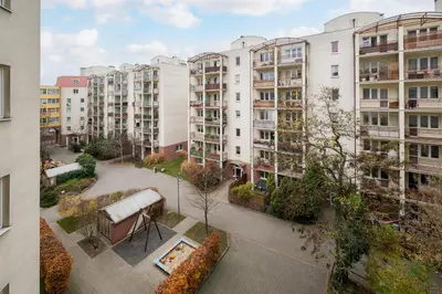 Budynek, w którym mieści się apartament