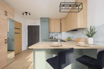 Kuchnia lub aneks kuchenny w obiekcie Stylish Apartment Habicha with Air Conditioning and Underground Parking by Noclegi Renters