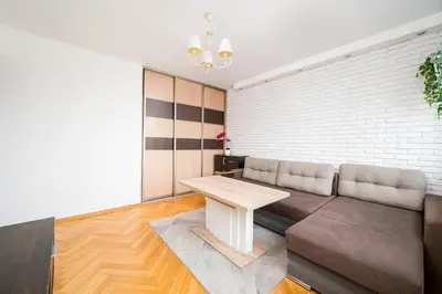 Część wypoczynkowa w obiekcie Solidarności City View Apartment by BookingHost