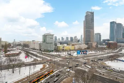 Widok na miasto Warszawa z tego apartamentu