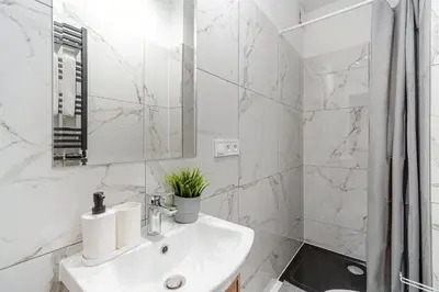 Łazienka w obiekcie Bemovia House