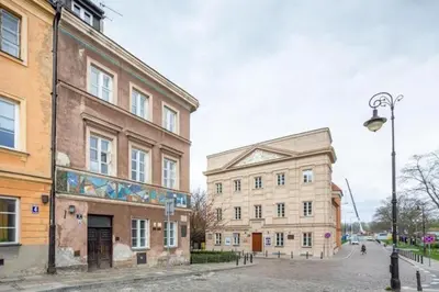 Budynek, w którym mieści się apartament