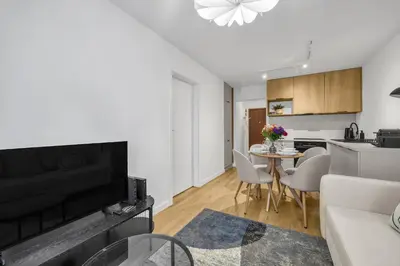 Kuchnia lub aneks kuchenny w obiekcie Wola Apt - 8th Floor, Tram&Bus Nearby