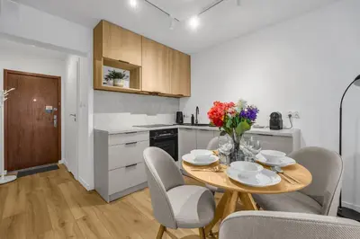 Kuchnia lub aneks kuchenny w obiekcie Wola Apt - 8th Floor, Tram&Bus Nearby