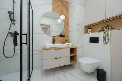Łazienka w obiekcie Pastel Apartment in Warsaw with Garden, Parking and Desk for Remote Work by Noclegi Renters