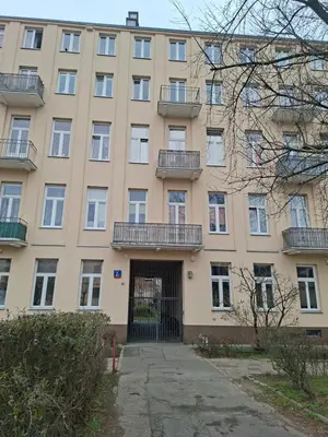 Budynek, w którym mieści się apartament