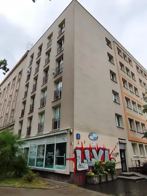 Budynek, w którym mieści się apartament